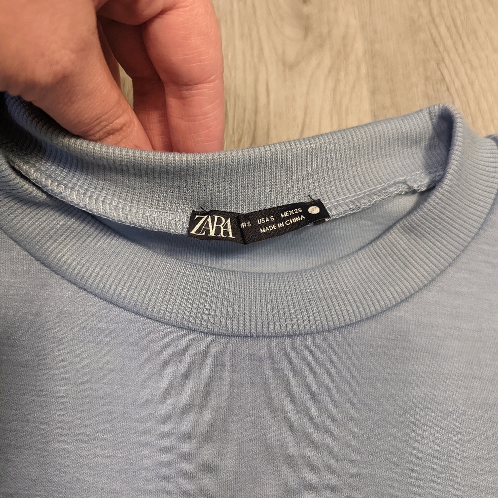 Zara Light Blue Oversized Neoprene Effect Exposed Hem Women's Top Sz Small NWOT - Picture 3 of 5